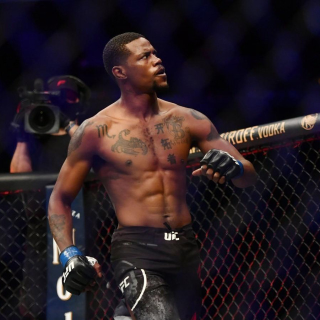 May 16, 2020; Jacksonville, Florida, USA; Kevin Holland (blue gloves) defeats Anthony Hernandez (red gloves) during UFC on ESPN at VyStar Veterans Memorial Arena.,Image: 519943259, License: Rights-managed, Restrictions: *** World Rights ***, Model Release: no, Credit line: USA TODAY Network/ddp USA/Profimedia
