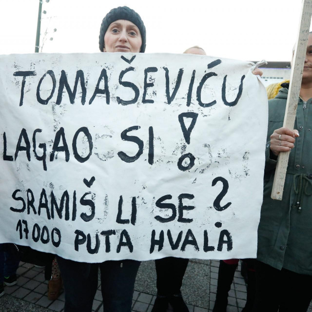 Prosvjed roditelja odgojitelja ispred Gradskog poglavarstva
