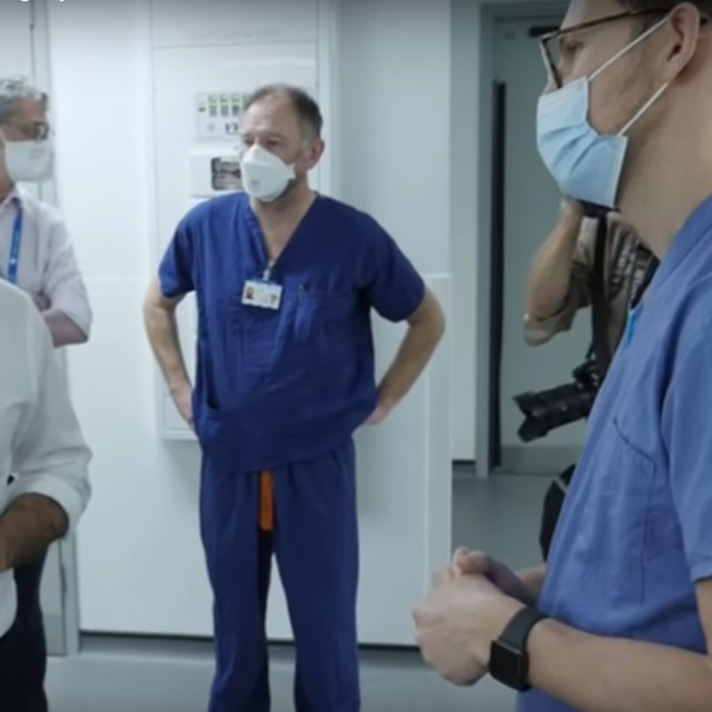 Sajid Javid (lijevo) i Steve James (desno)
