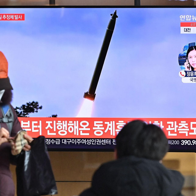 U Južnoj Koreji prate lansiranje rakete