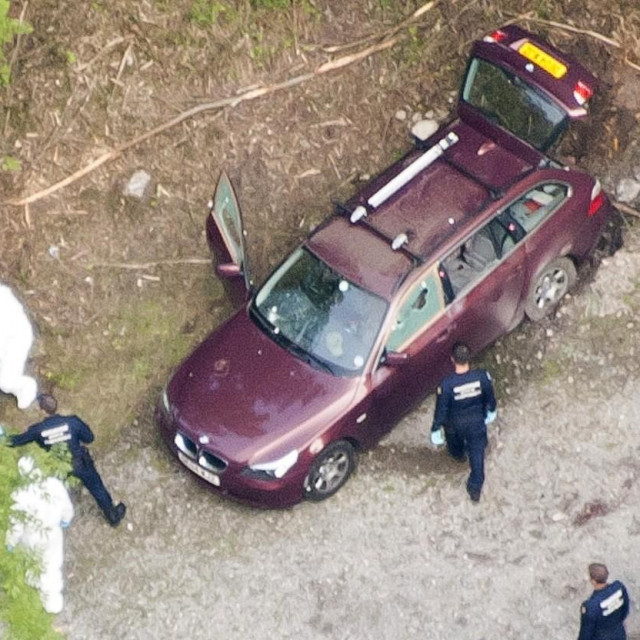Mjesto ubojstva i automobil u kojem su pronađena tijela
