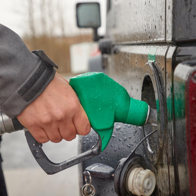 Otvor spremnika goriva
