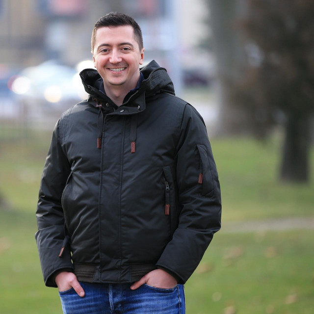 
Tibor Pakozdi
