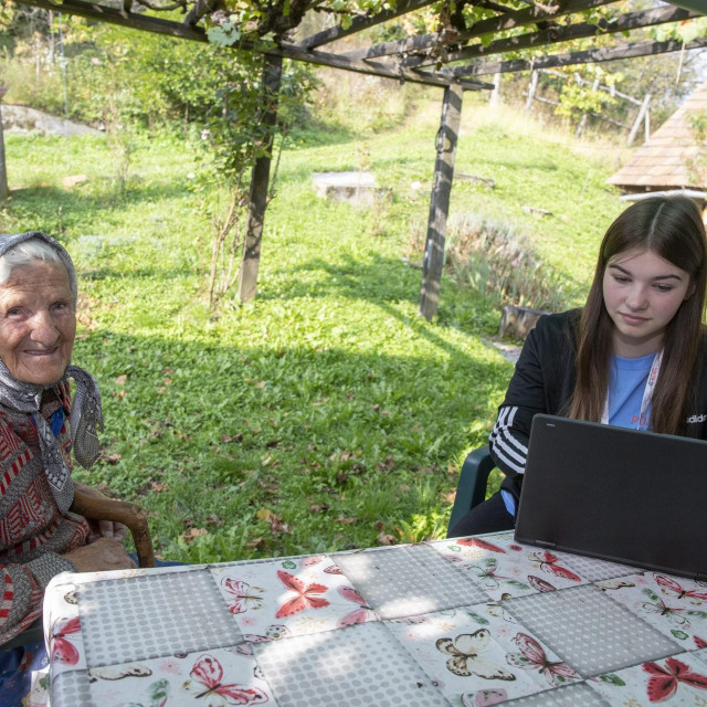 Popisivačica Lana Grobenski i Evica Tušek iz mjesta Ples

