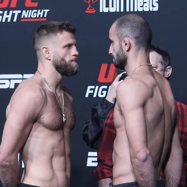 Calvin Kattar i Giga Chikadze
