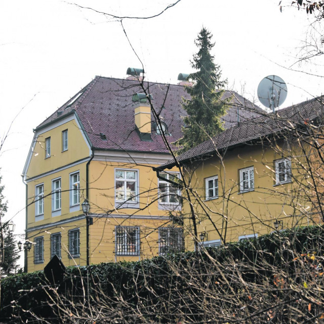 Dodatni objekti sa istočne strane
