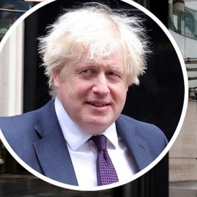 Boris Johnson i glavno sjedište BBC-ja
