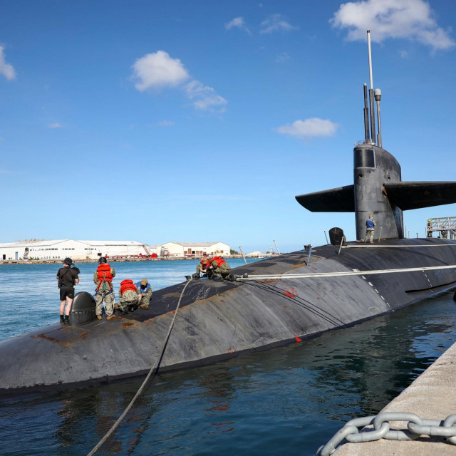 USS Nevada u posjetu luci Guam
