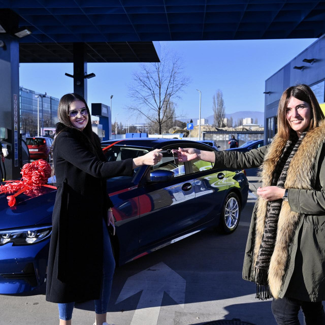 Dodjela automobila BMW dobitnici INA nagradne igre
