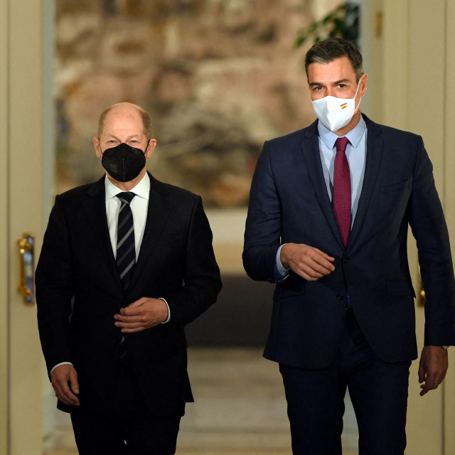 Španjolski premijer Pedro Sanchez i njemački kancelar Olaf Scholz
