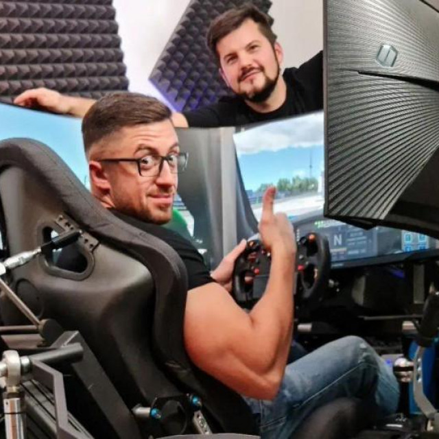 Misha Charoudin (sjedi) i Tino Šturlić
