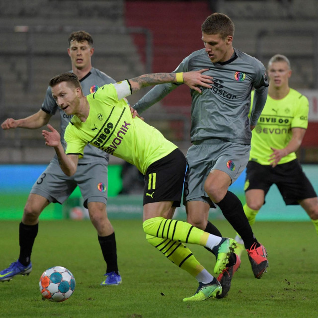 ST. Pauli je s 2:1 pobijedio Borussiju Dortmund i plasirao se među osam najboljih
