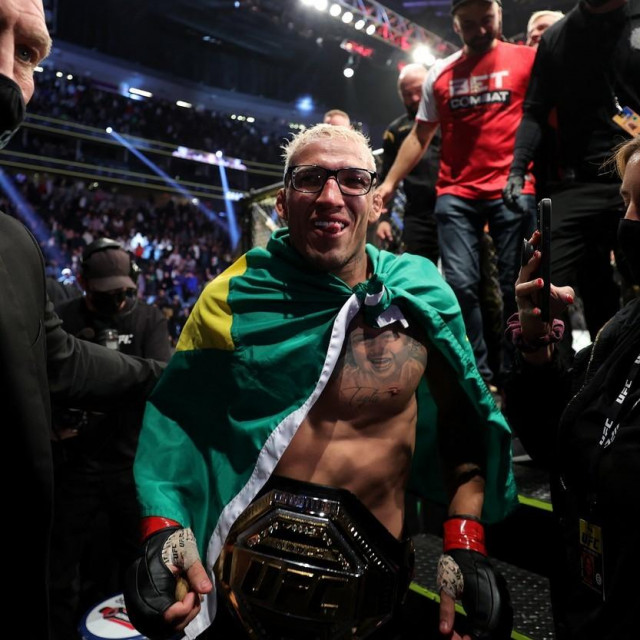 Charles Oliveira
