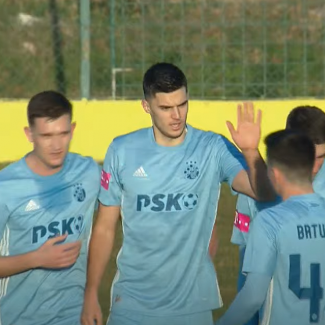 Slavlje igrača Dinama nakon pogotka Tolića