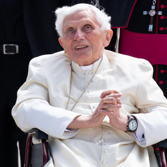 Bivši papa Benedikt XVI
