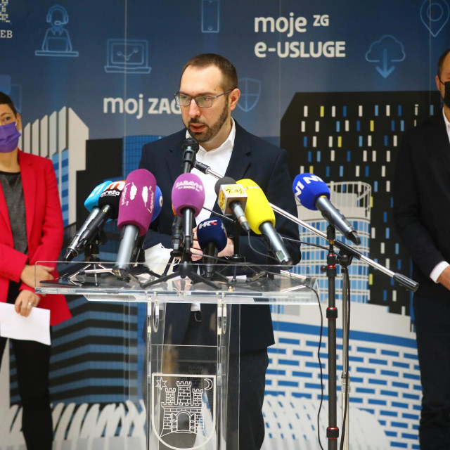 Danijela Dolenec, Tomislav Tomašević i Luka Korlaet

