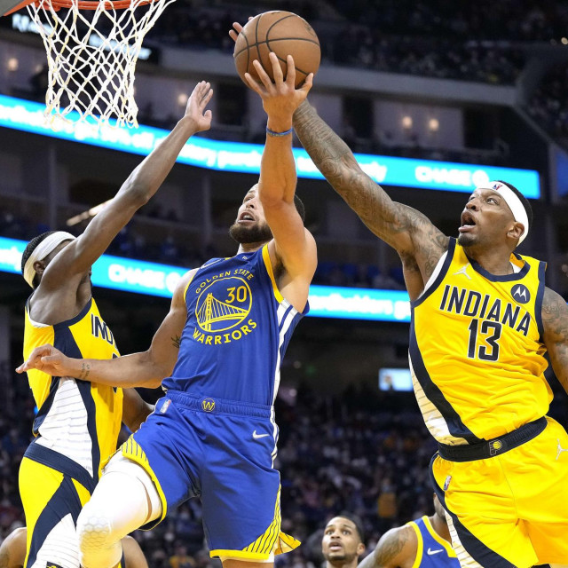 Stephen Curry je upisao 39 poena, ali nije bilo dovoljno
