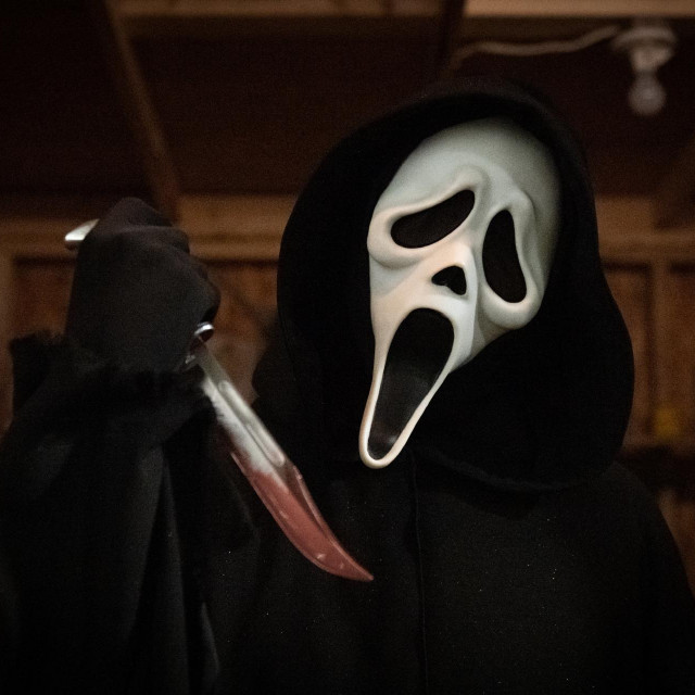 Glavni se likovi i u novom ”Vrisku” nastoje oduprijeti napadima Ghostfacea
