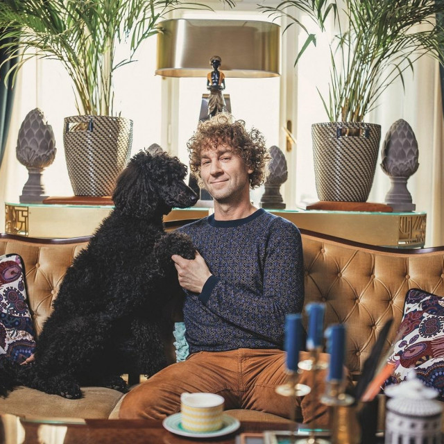 Sovilj sa psom Troyom
