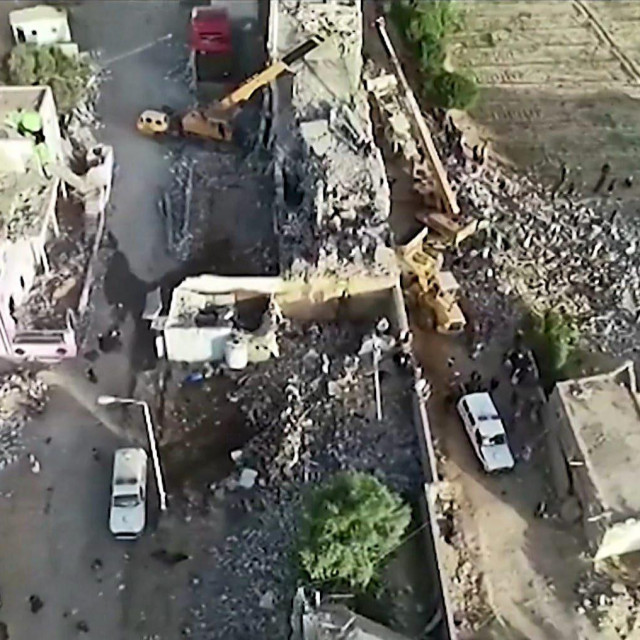 Snimke bombardiranja zatvora
