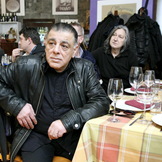 Aki Rahimovski, frontman grupe Parni Valjak


 
