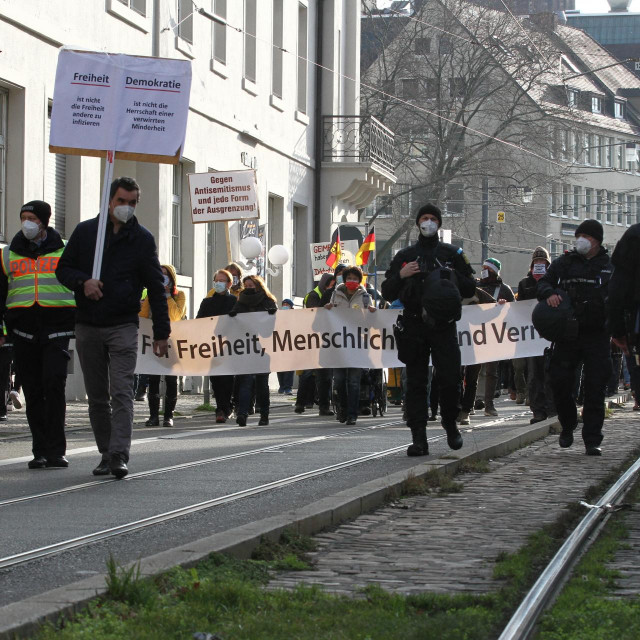 Prosvjed protiv covid potvrda u Njemačkoj
