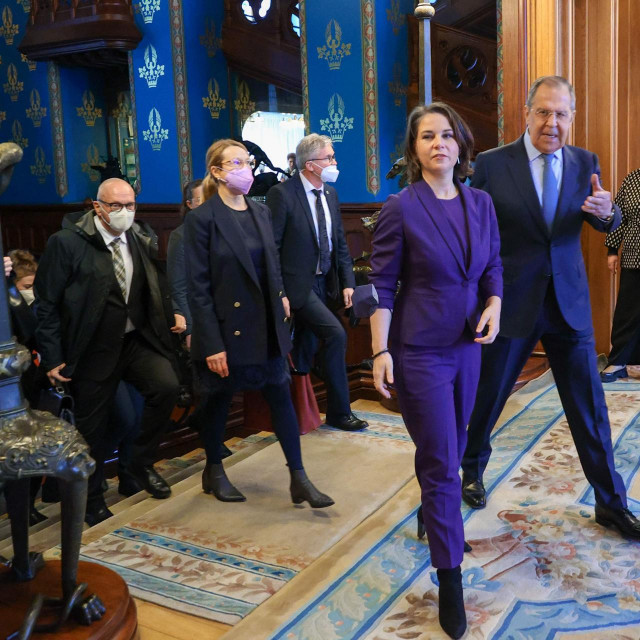 Njemačka ministrica vanjskih poslova Annalena Baerbock prije razgovora sa Sergejem Lavrovim
