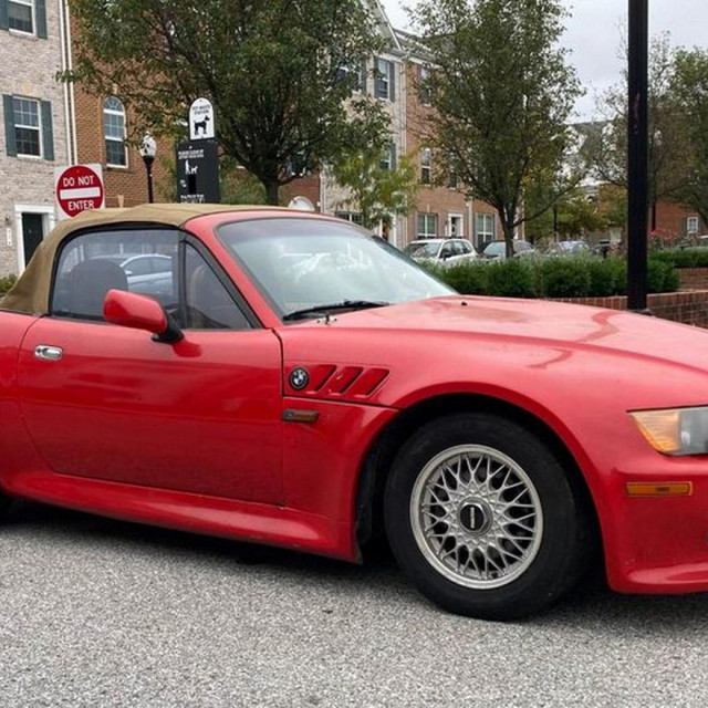 1990. Mazda MX-5 Miata pretvorena u BMW Z3
