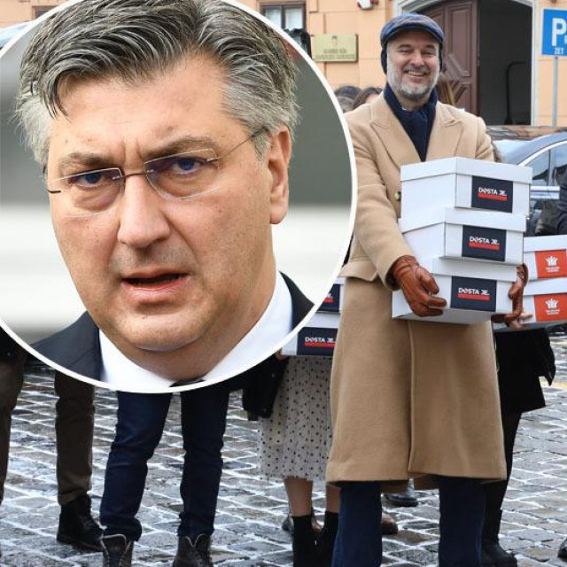 Organizatori referendumske inicijative nose potpise prikupljene za raspisivanje referenduma, Andrej Plenković (u krugu)
