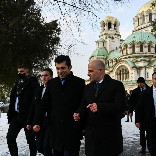 Kiril Petkov (treći slijeva) i Dimitar Kovačevski (četvrti slijeva)
