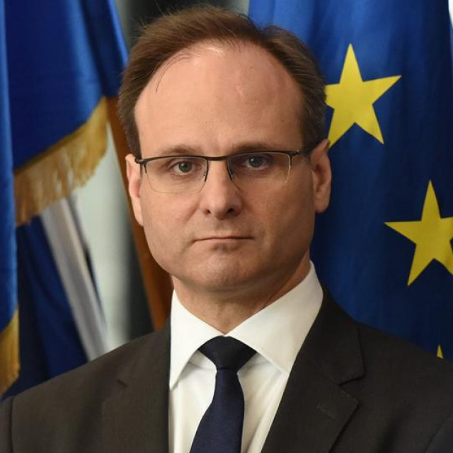 Zvonimir Frka Petešić
