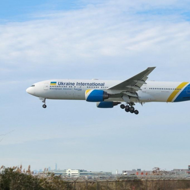 UIA Boeing 777
