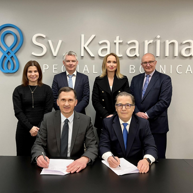 Prof.dr. Dragan Primorac, Chuck Bogosta (prvi red), Elzabeth Wild, David Beirne, Jadranka Primorac i Prof.dr.sc. Joel Nelson (stoje).
