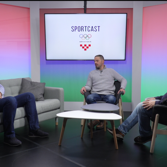 Slijeva nadesno: Nenad Kljaić, voditelj emisije Siniša Sušec i novinar SN Dražen Pinević u Sportcastu
