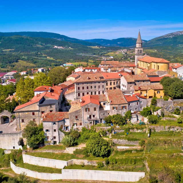 Buzet
