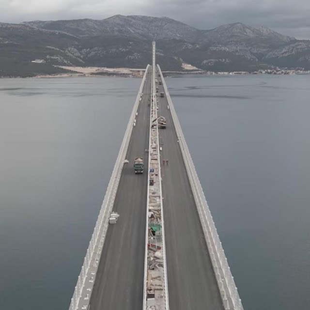 Pelješki most
