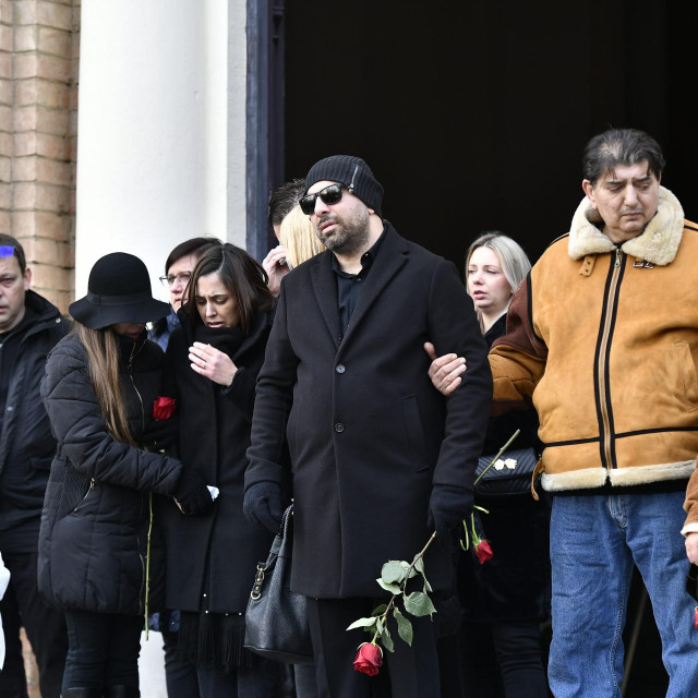 Pogreb pjevača Akija Rahimovskog
