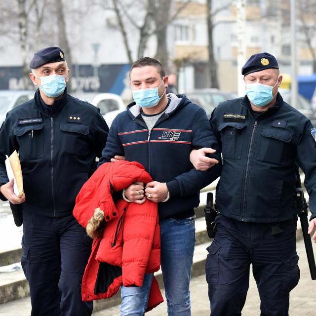 Privođenje Baje i Darka Amića
