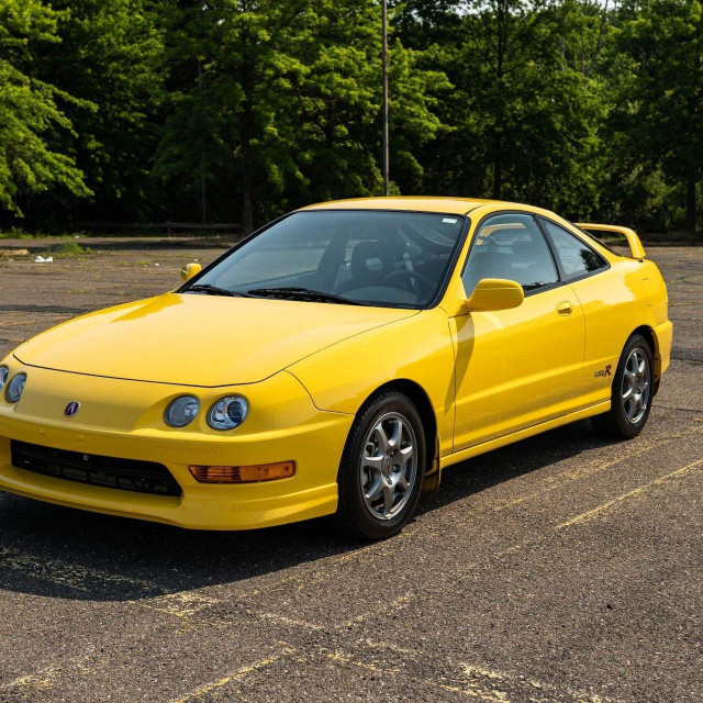 2000. Acura Integra Type-R
