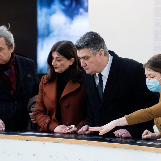 Zoran Milanović, sa suprugom Sanjom Music Milanović, obišao je izložbu Kopač koja predstavlja opus umjetnika Slavka Kopača
