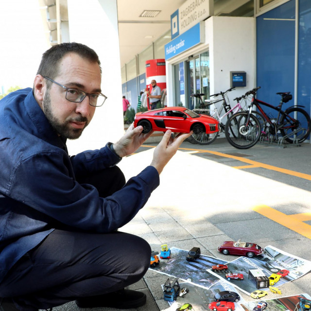 Tomislav Tomašević pred zgradom Zagrebačkog holdinga, arhivska fotografija
