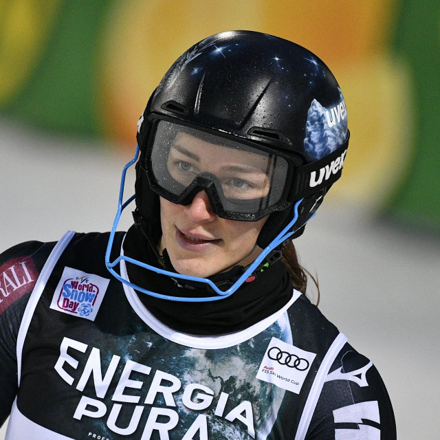 Leona Popović
