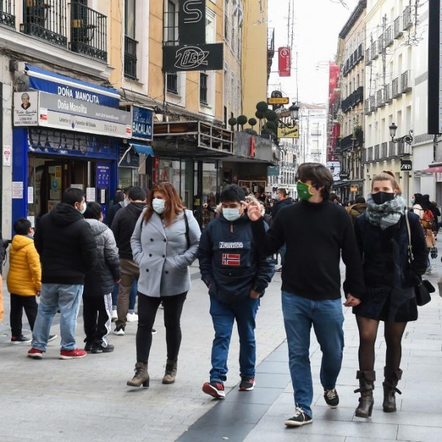 Građani na ulicama Madrida
