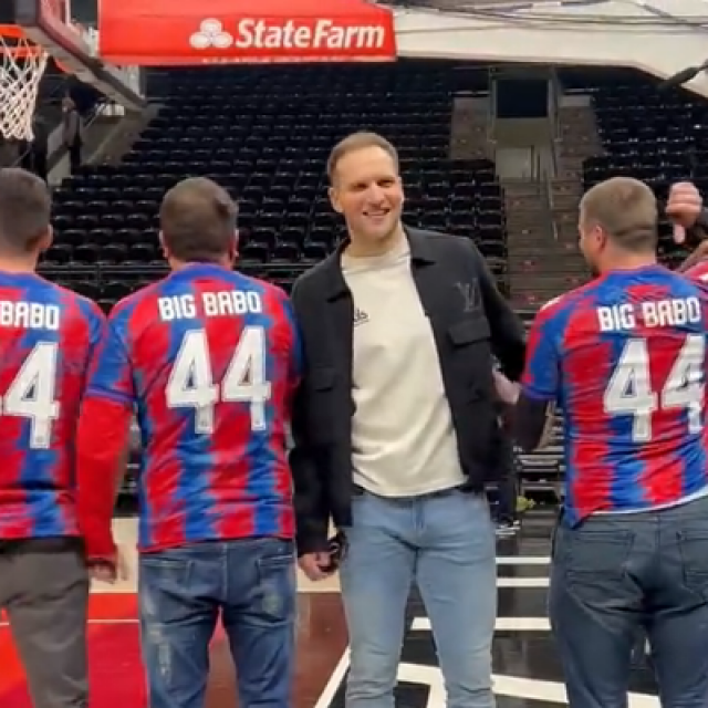 Bojan Bogdanović i navijači Hajduka
