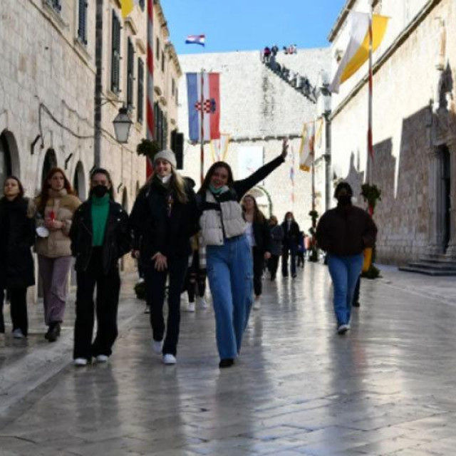 Studenti u razgledavanju Dubrovnika

