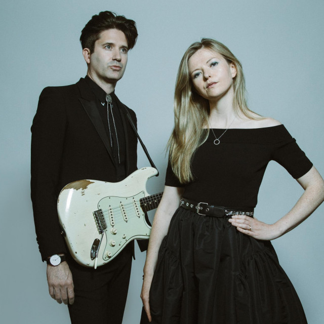 Still Corners - Greg Hughes i Tessa Murray
