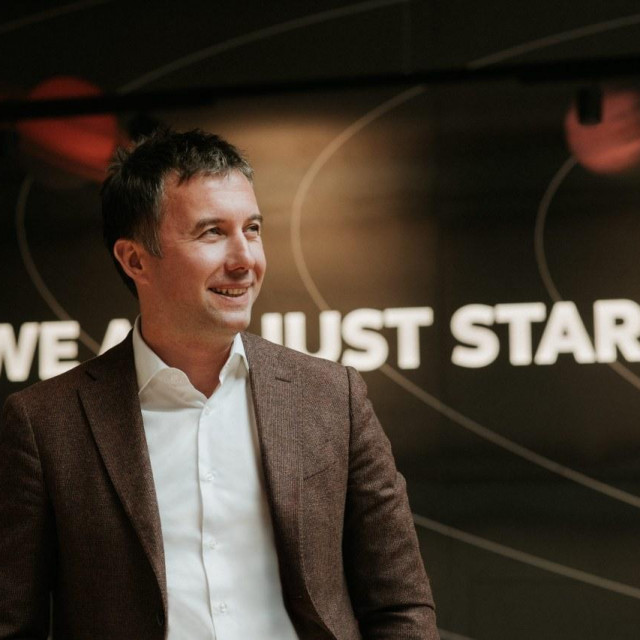 Ivan Ostojić, član Uprave za razvoj poslovanja Infobipa prešao iz McKensya, gdje je bio jedan od osnivača i član McKinseyjevog globalnog tehnološkog vijeća.
