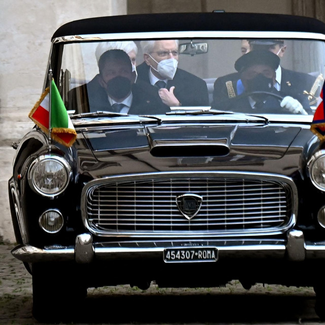 Sergio Mattarella u automobilu Lancia Flaminia 335
