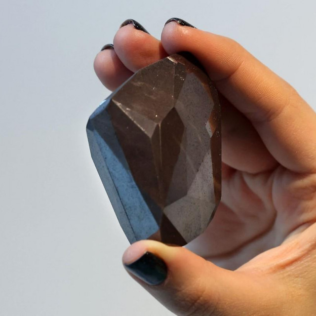 Crni dijamant 'Enigma'
