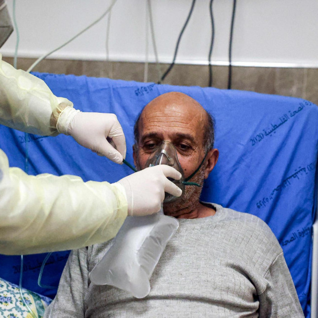 Oboljeli od covida; ilustracija
